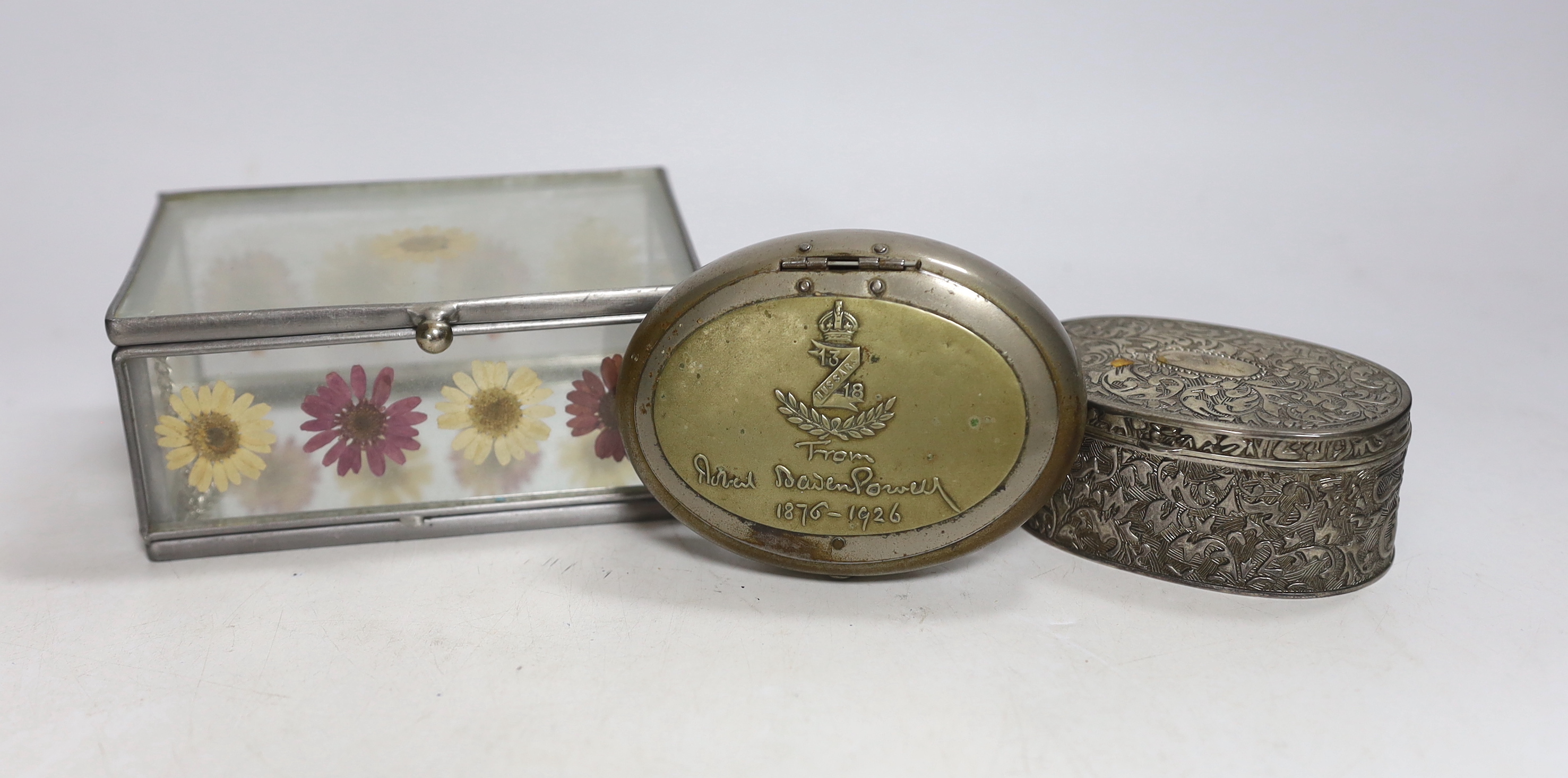 Various boxes including tortoiseshell, plated etc.